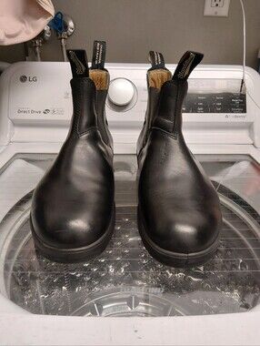 Blundstone Black Leather Chelsea Boots for Men
